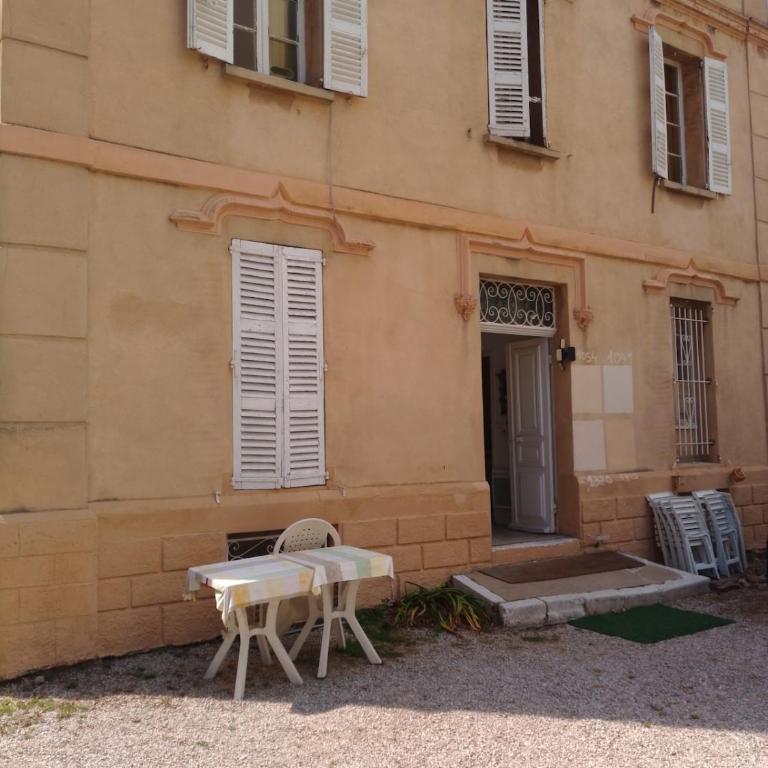 Beach House Cannes - Plages du Midi- 3 Ch - 3 Sdd - 2 wc - Fibre - Pkgs - Maison de Ville 3 Chambres - 11