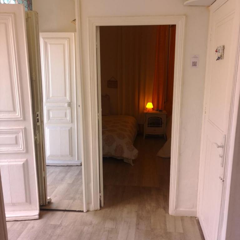 Beach House Cannes - Plages du Midi- 3 Ch - 3 Sdd - 2 wc - Fibre - Pkgs - Maison de Ville 3 Chambres - 24
