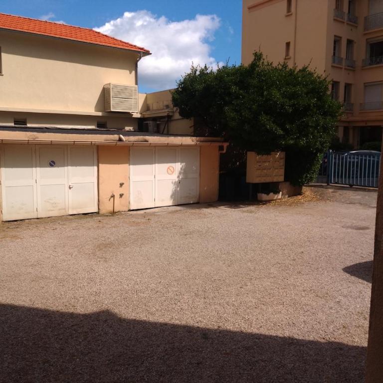 Beach House Cannes - Plages du Midi- 3 Ch - 3 Sdd - 2 wc - Fibre - Pkgs - Maison de Ville 3 Chambres - 8