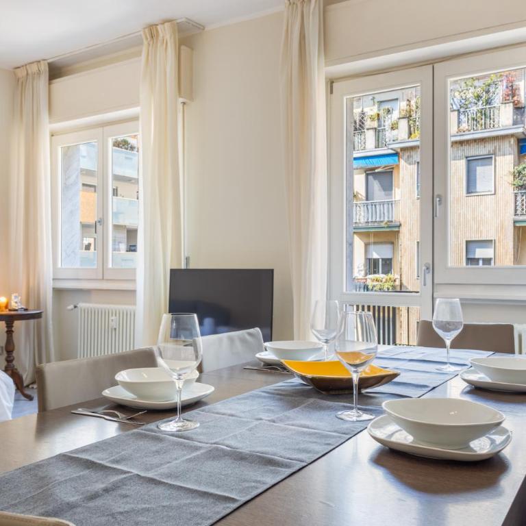 Tortona-Metro Tolstoj 5min - Spacious 6 guests - WiFi - Appartamento con 2 Camere da Letto - 8