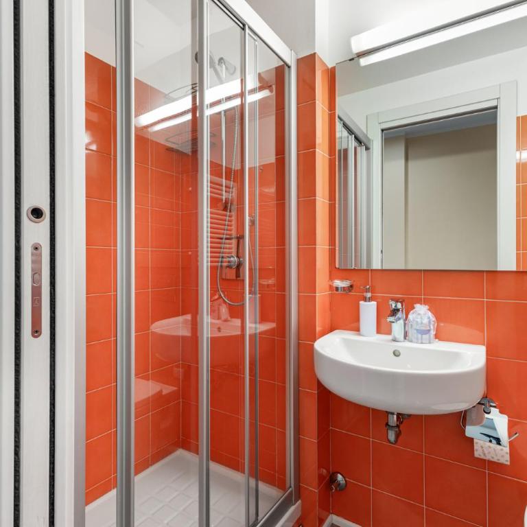Tortona-Metro Tolstoj 5min - Spacious 6 guests - WiFi - Appartamento con 2 Camere da Letto - 15