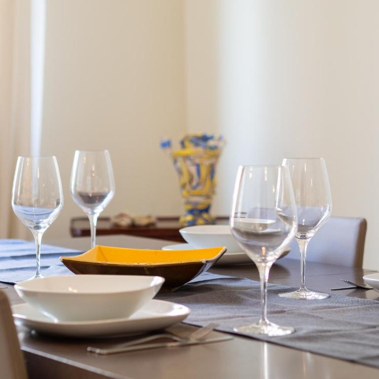 Tortona-Metro Tolstoj 5min - Spacious 6 guests - WiFi - Appartamento con 2 Camere da Letto - 27