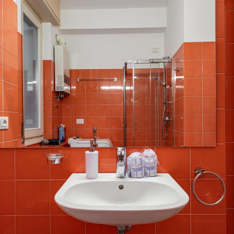 Tortona-Metro Tolstoj 5min - Spacious 6 guests - WiFi - Appartamento con 2 Camere da Letto - 31