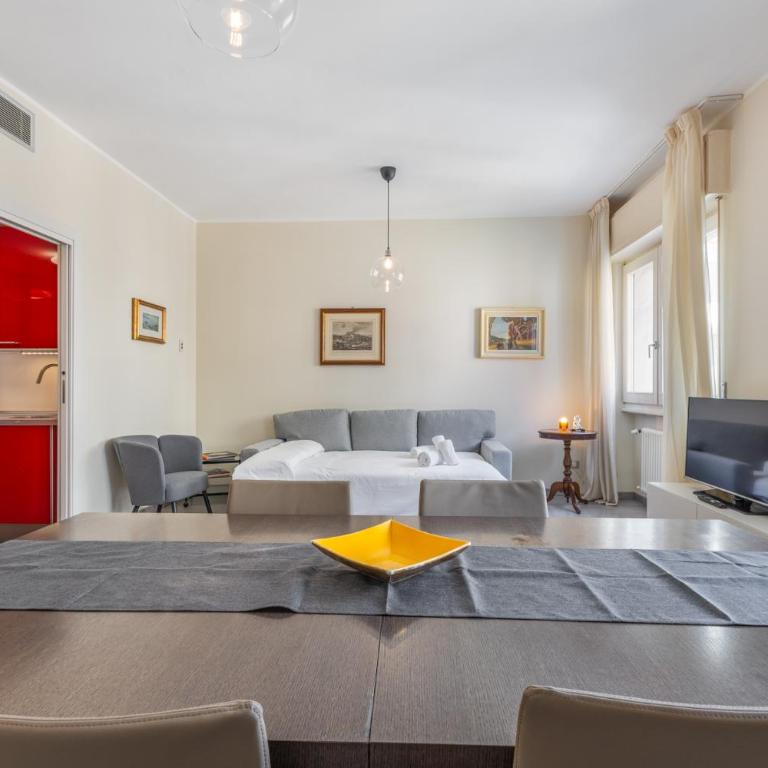 Tortona-Metro Tolstoj 5min - Spacious 6 guests - WiFi - Appartamento con 2 Camere da Letto - 38