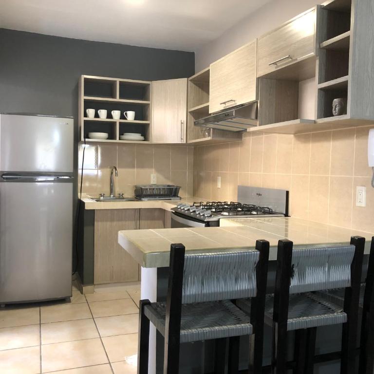 MAI Cozy Apartment 2BR AC and Parking Quiet Stay - Two-Bedroom Apartment - 12