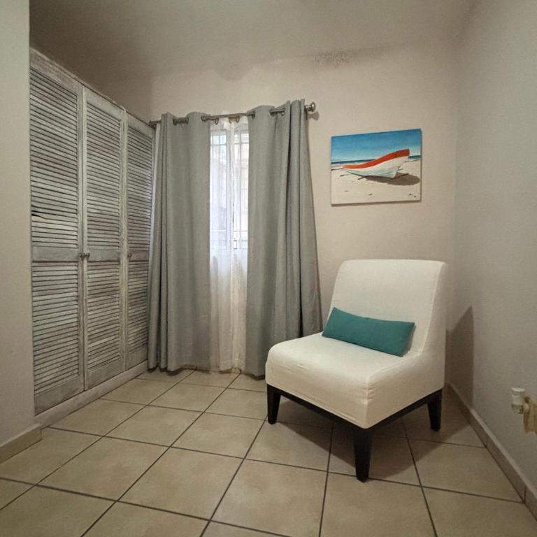 MAI Cozy Apartment 2BR AC and Parking Quiet Stay - Two-Bedroom Apartment - 16