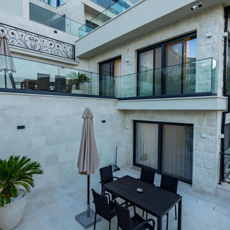 Lux Apartments Villa B-L-S - Apartman sa 2 Spavaće Sobe, Terasom i Pogledom na More - 13