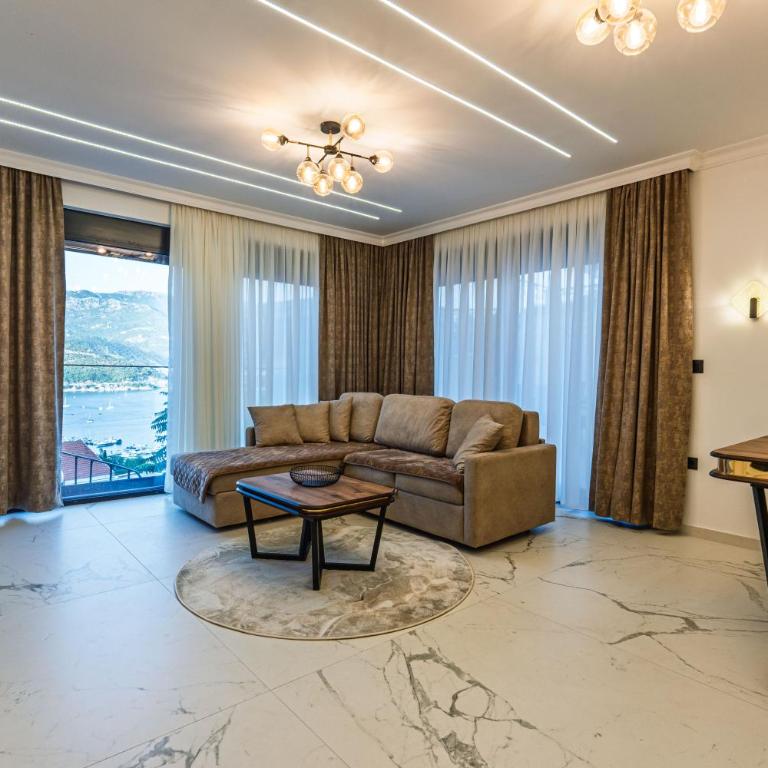 Lux Apartments Villa B-L-S - Apartman sa 2 Spavaće Sobe, Terasom i Pogledom na More - 1