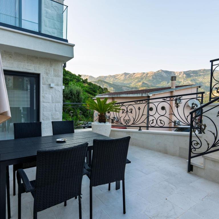 Lux Apartments Villa B-L-S - Apartman sa 2 Spavaće Sobe, Terasom i Pogledom na More - 3