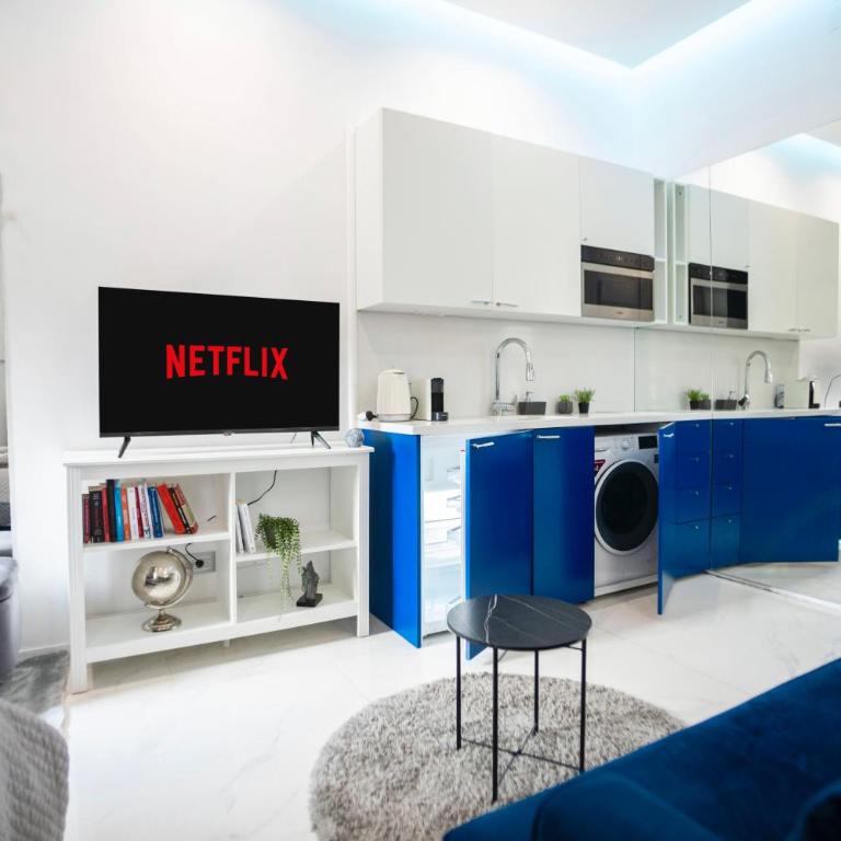 City center - Mirror apartment - One-Bedroom Apartment - 6