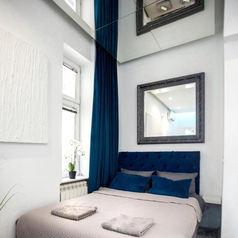 City center - Mirror apartment - One-Bedroom Apartment - 3