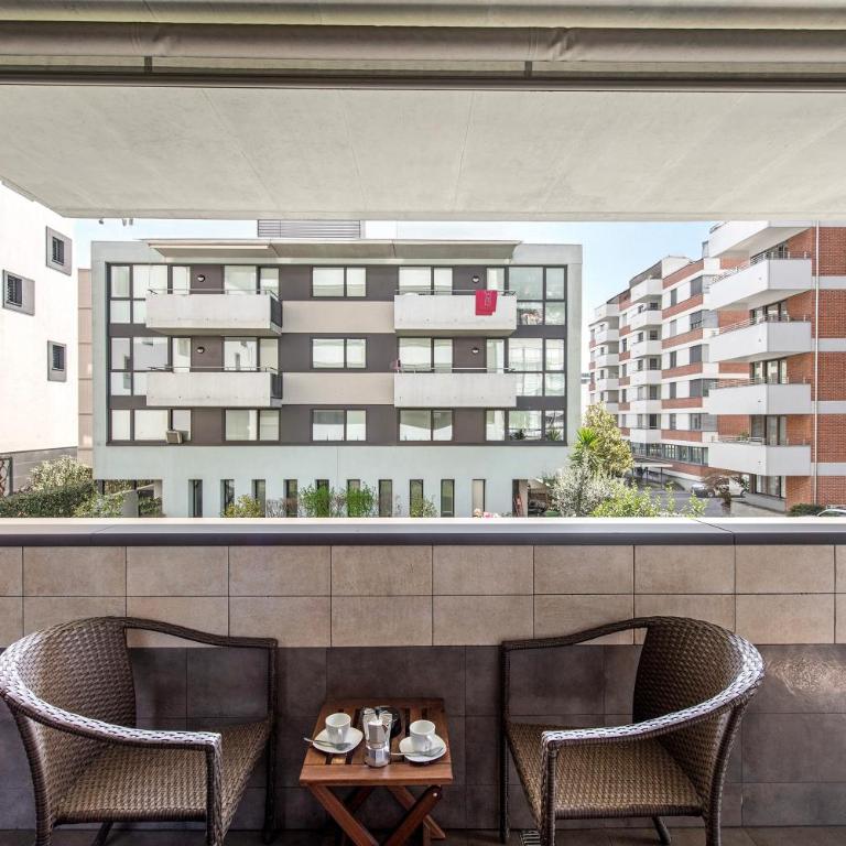 Art Apartment Locarno - Balcony and Parking - Happy Rentals - Apartment with Balcony - 2