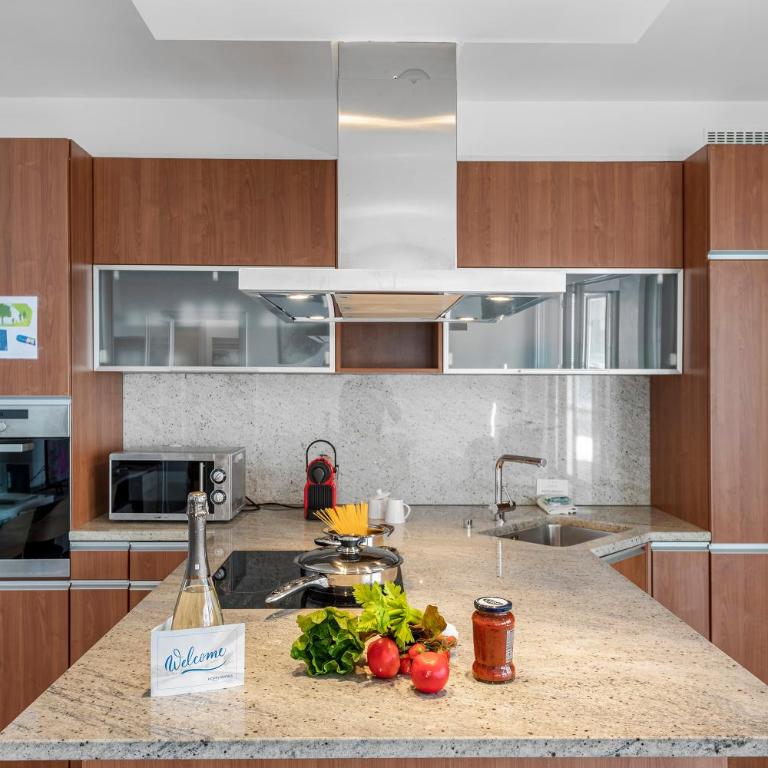 Art Apartment Locarno - Balcony and Parking - Happy Rentals - Apartment with Balcony - 11