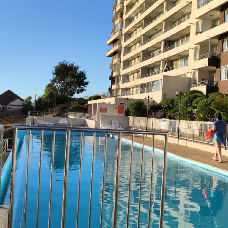 Ocean View & Pool Family Apartment 2P - One-Bedroom Apartment with Balcony and City View - 65