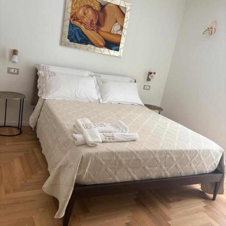 RomiRooms - Camera Matrimoniale Deluxe con Balcone - 23