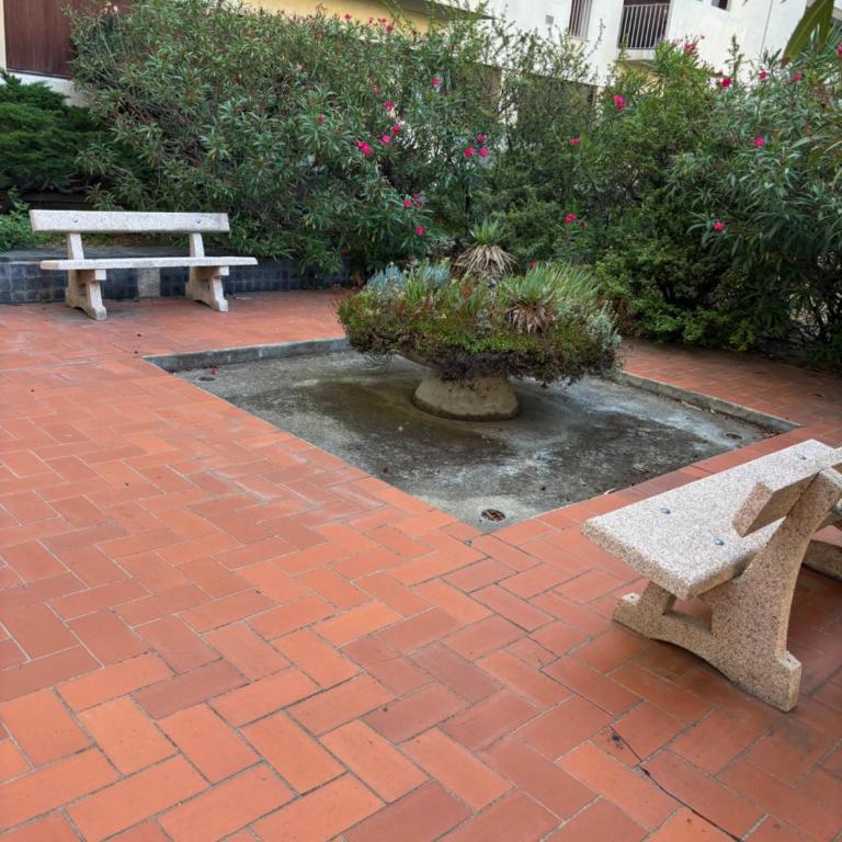 Appartement avec balcon, piscine et garage privé - Apartment mit 1 Schlafzimmer - 20