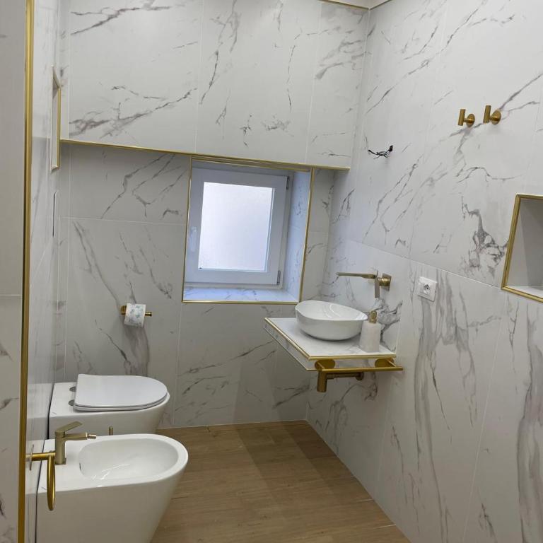 Maison Ferba - King Room with Balcony - 13