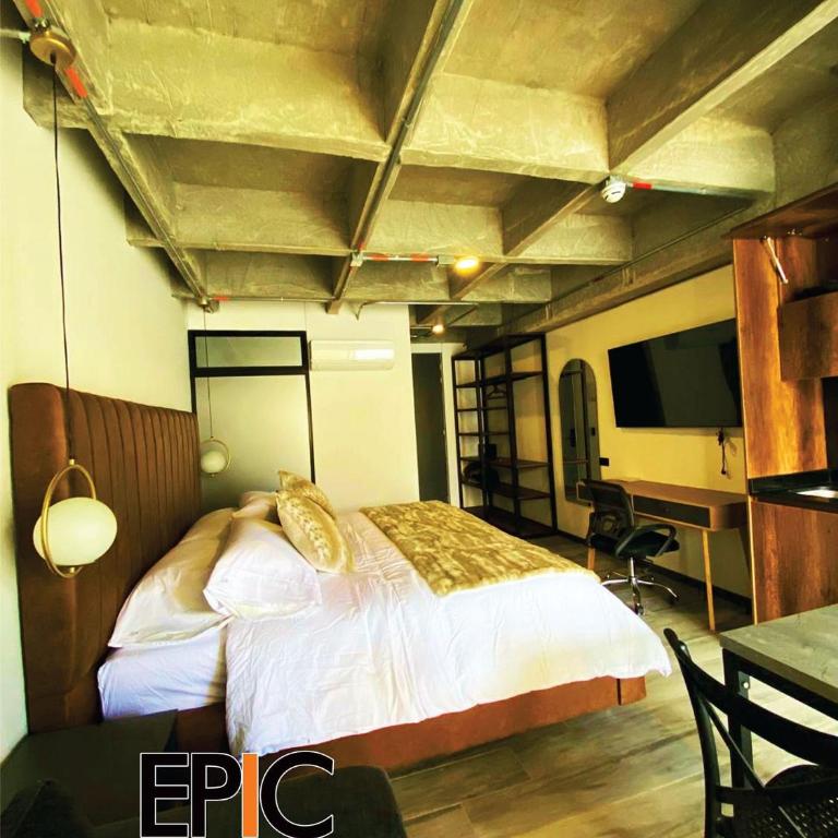 Epic Suite 407 Deluxe Airport - King Suite - 8