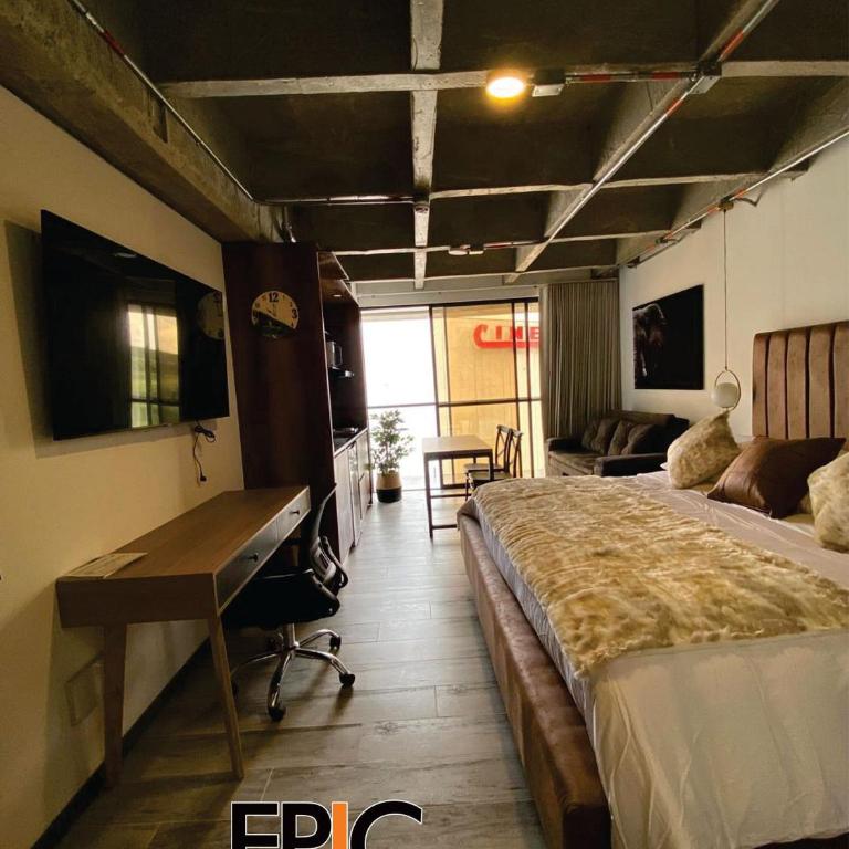 Epic Suite 407 Deluxe Airport - King Suite - 16