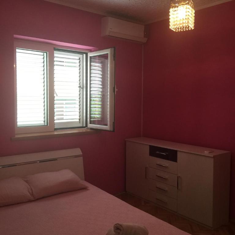 Apartments Pejanović - One-Bedroom Apartment with Garden View - 3