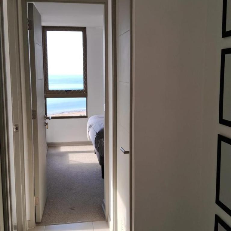 Departamento con vista al mar y cruz del tercer milenio Coquimbohouse - Three-Bedroom Apartment - 44
