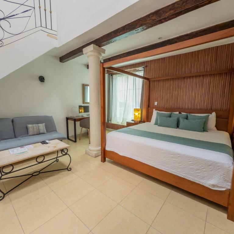 Viva Merida Hotel Boutique - Superior Triple Room - 17