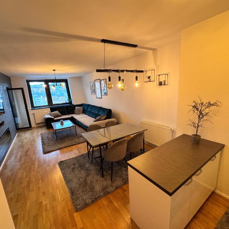 Luxury Apartment Sarajevo-Bristol - Deluks Apartman sa 2 Spavaće Sobe i Balkonom - 9