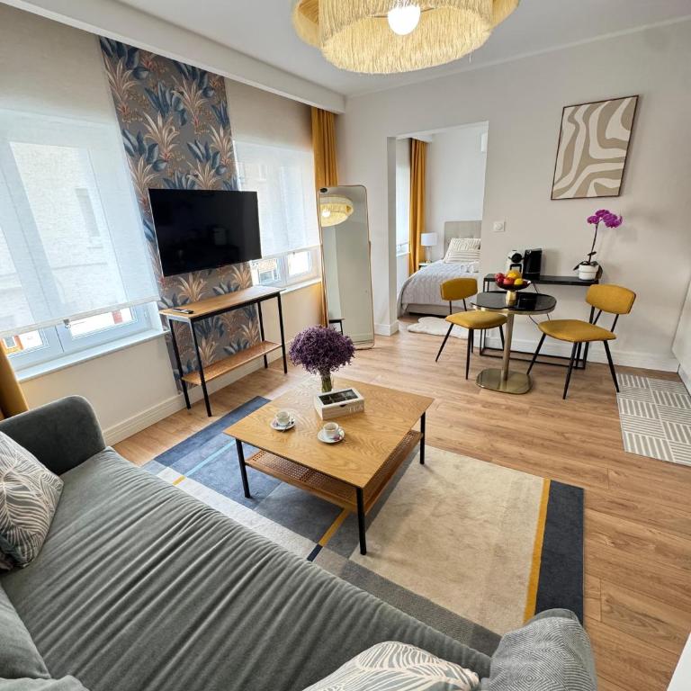 Hélios Plage - One-Bedroom Superior Apartment - 1