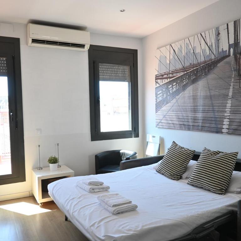 Homenfun Barcelona Ciutat Vella - Superior Apartment with City View - 10
