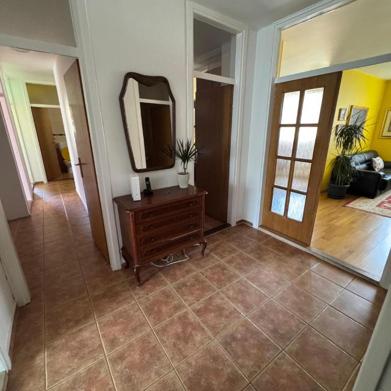 Mostar Zen Apartment - Three-Bedroom Premium Apartment - 11