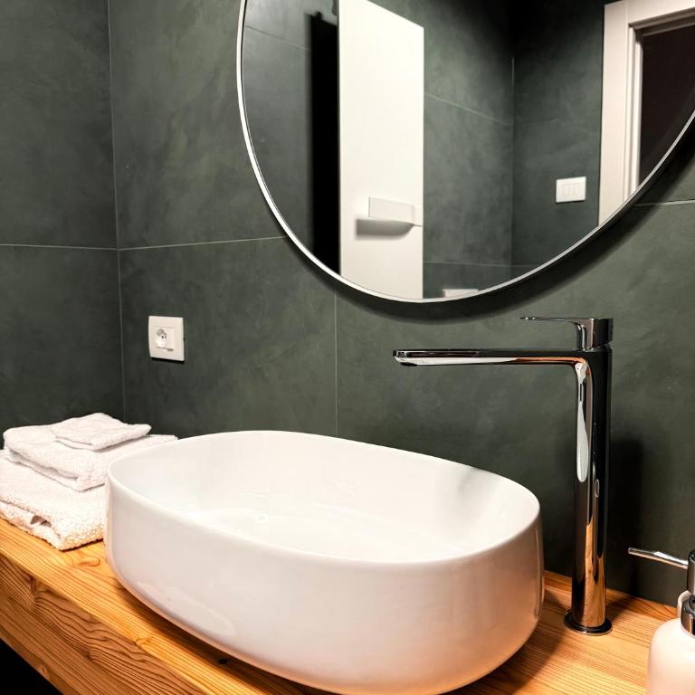 Palazzo Righi - Appartamento con 2 Camere da Letto - 18