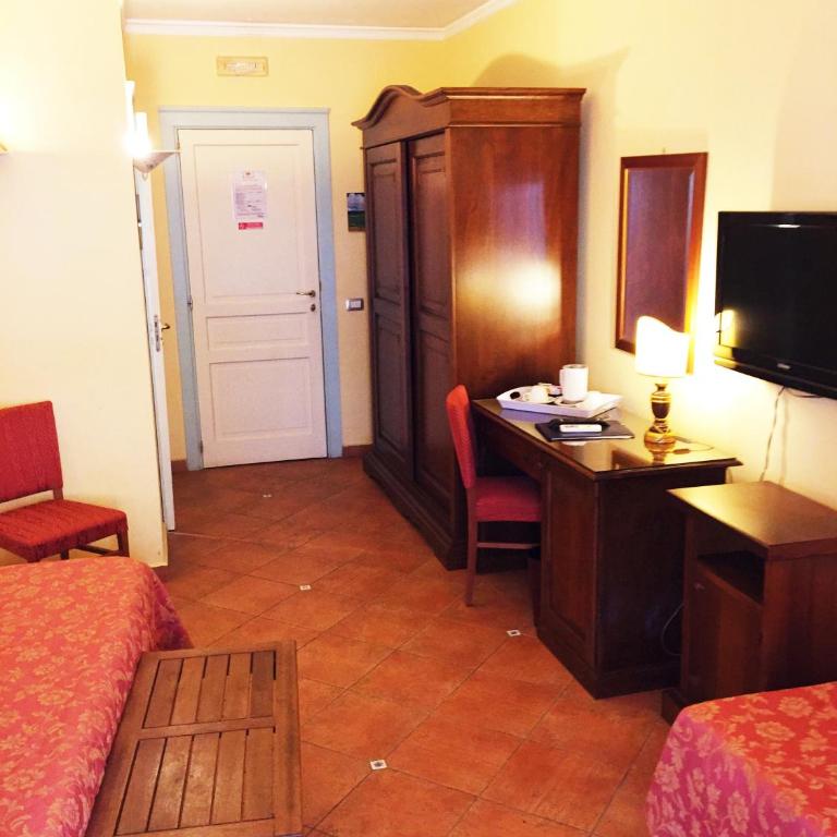 Hotel Mediterraneo - Camera Familiare con Balcone - 7