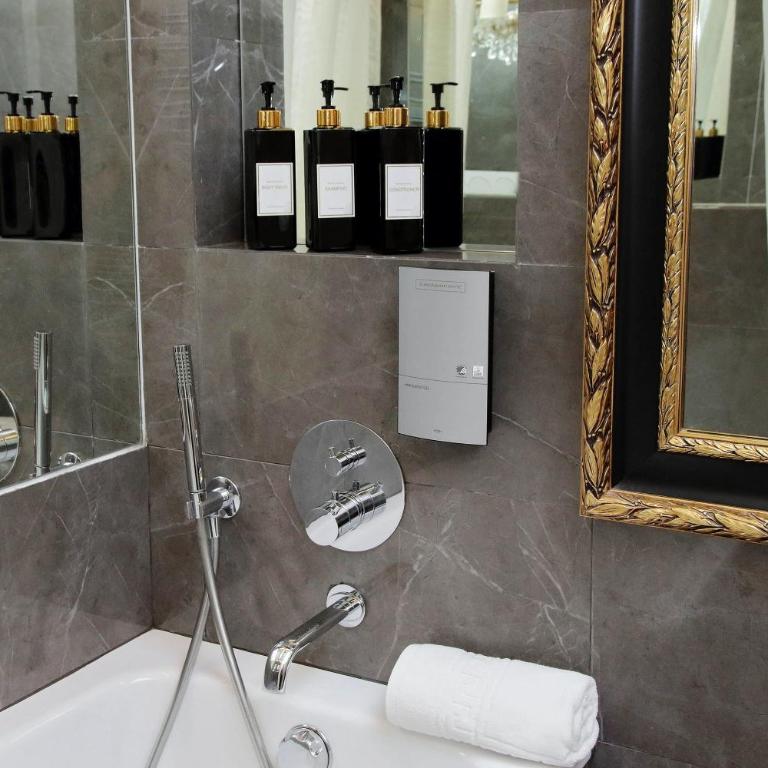 Vicolo Savelli Luxury Suites - Appartamento con 2 Camere da Letto - 35