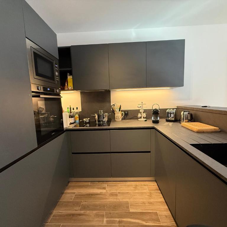 Appartement de luxe 4 adultes 2 enfants 3 chambres Méribel Mottaret location du samedi au samedi - Three-Bedroom Apartment - 11