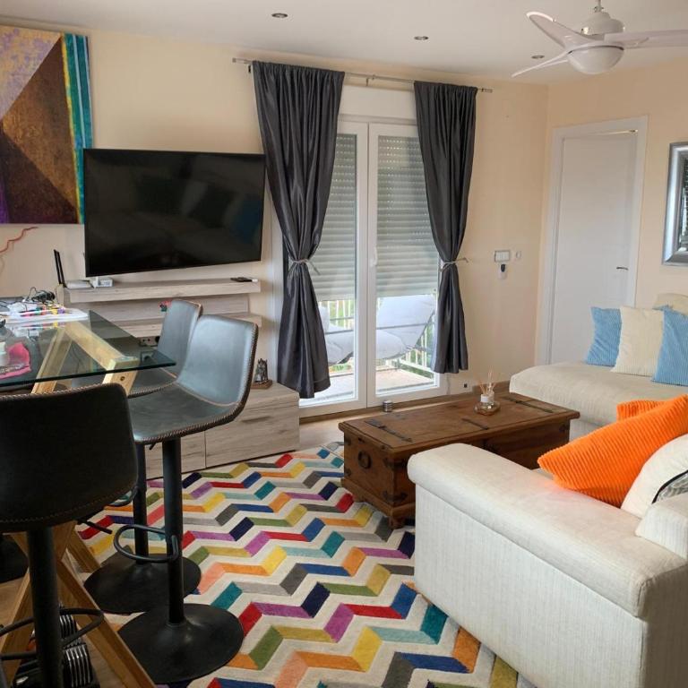 LaVista Penthouse private balcony and sea views - One-Bedroom Apartment - 11