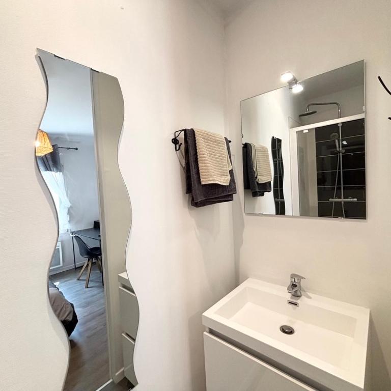 Maison Gambetta - 4 chambres 4 SDB - 5 min Cathédrale - Appartamento con 4 Camere da Letto - 3