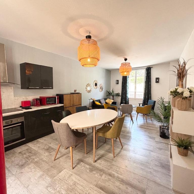 Maison Gambetta - 4 chambres 4 SDB - 5 min Cathédrale - Appartamento con 4 Camere da Letto - 14