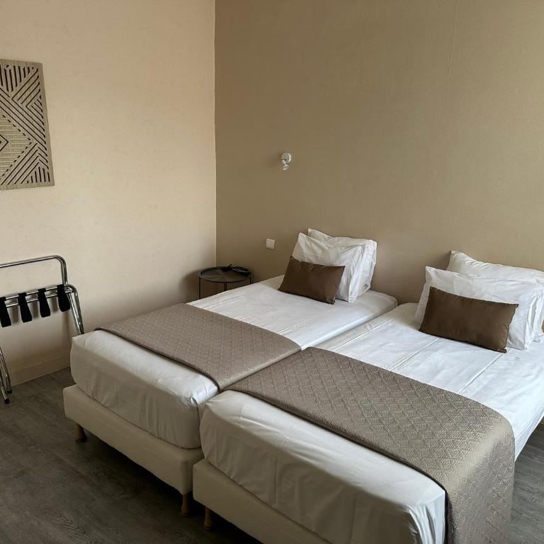 Hotel Chiffre - Chambre Lits Jumeaux Supérieure - 1
