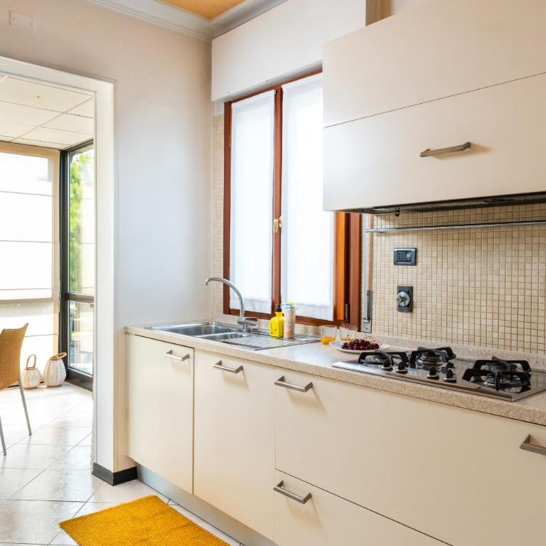Appartamenti Casa De Lazzari - Piazza Brescia - Adria Holiday Jesolo - FAMILY APARTMENTS - Appartamento con 2 Camere da Letto - 13