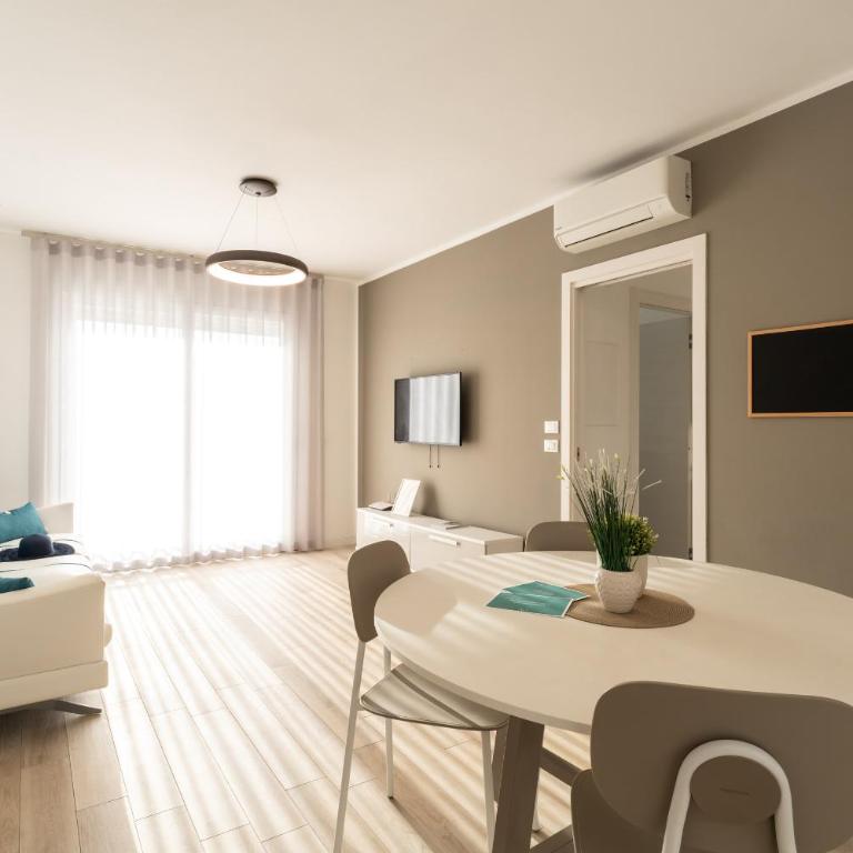 Sun Beach Residence con Piscina - Piazza Brescia - Adria Holiday Jesolo - FAMILY APARTMENTS - Two-Bedroom Apartment - 2