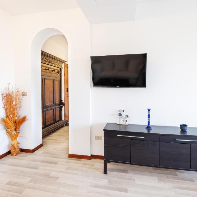 Gramsci Apartments - Riccione Centro - Superior Apartment - 9
