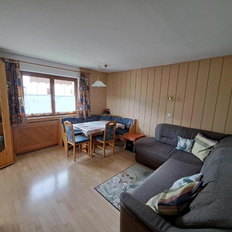 Haus Grünanger - Apartment mit 2 Schlafzimmern und Balkon - 21