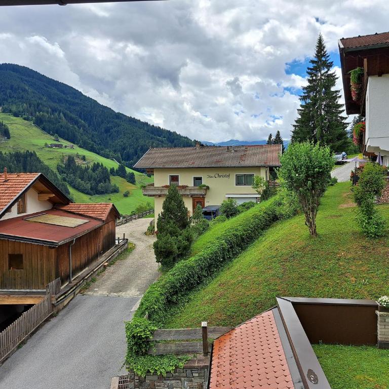 Haus Grünanger - Apartment mit 2 Schlafzimmern und Balkon - 28