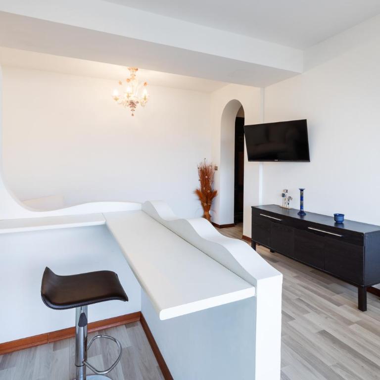 Gramsci Apartments - Riccione Centro - Superior Apartment - 32