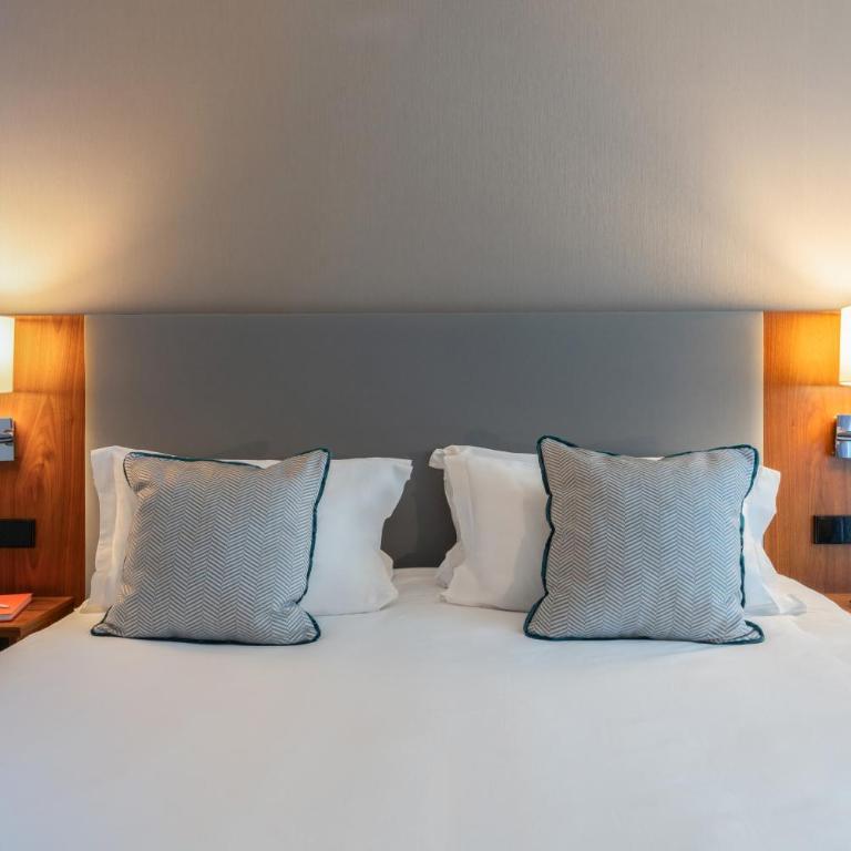 Crowne Plaza Paris - Republique by IHG - Chambre Double Premium avec 2 Lits Doubles et Canapé-Lit - 2