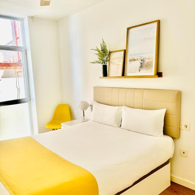 LUMINOSO APARTAMENTO en el centro de Cádiz - Apartamento de 2 dormitorios - 1