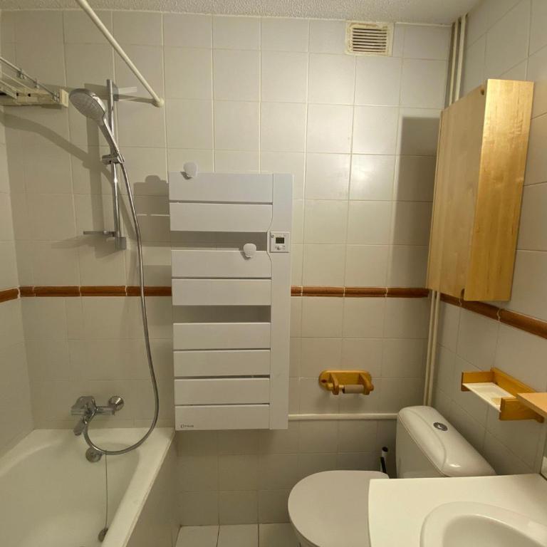 Maison de village aux Allues, 3 chambres, proche commerces - FR-1-411-987 - Maison de Vacances - 14