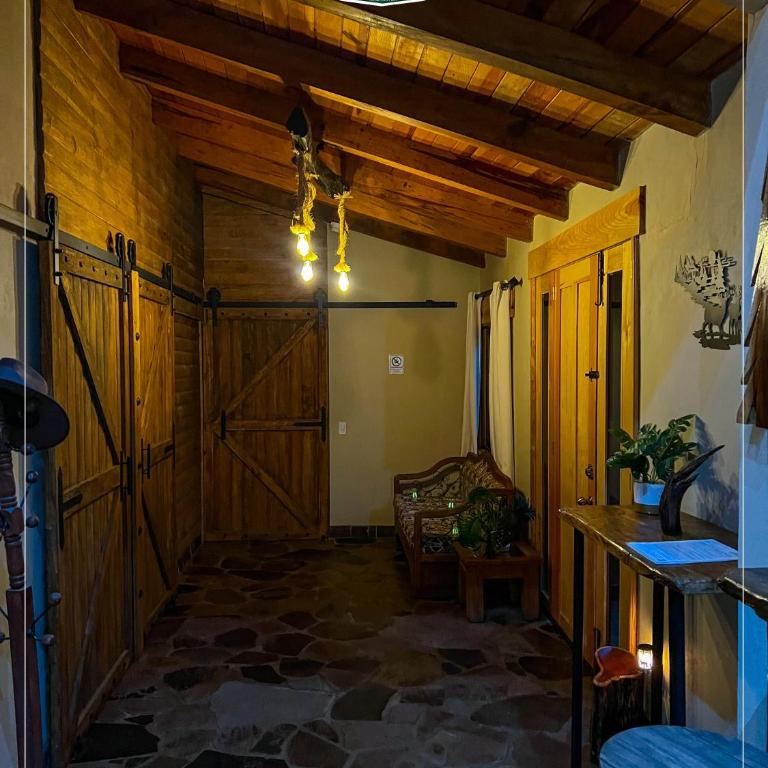 Chateaux de mi Sierra Encantada - Cabaña privada y acogedora de 3 habitaciones en Mazamitla, Jal para 10-13 Personas - Casa de 3 dormitorios - 28