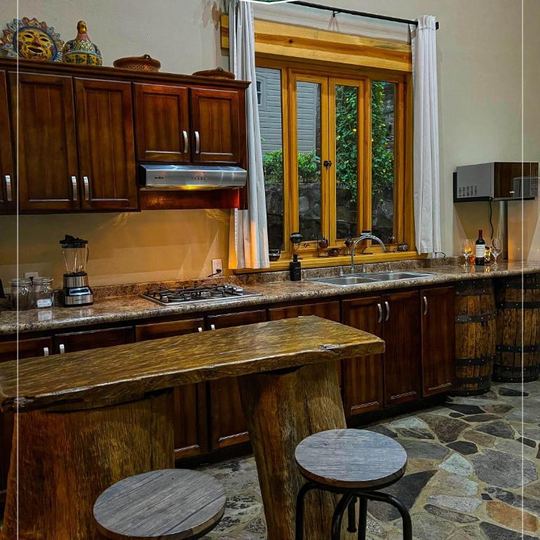 Chateaux de mi Sierra Encantada - Cabaña privada y acogedora de 3 habitaciones en Mazamitla, Jal para 10-13 Personas - Casa de 3 dormitorios - 70