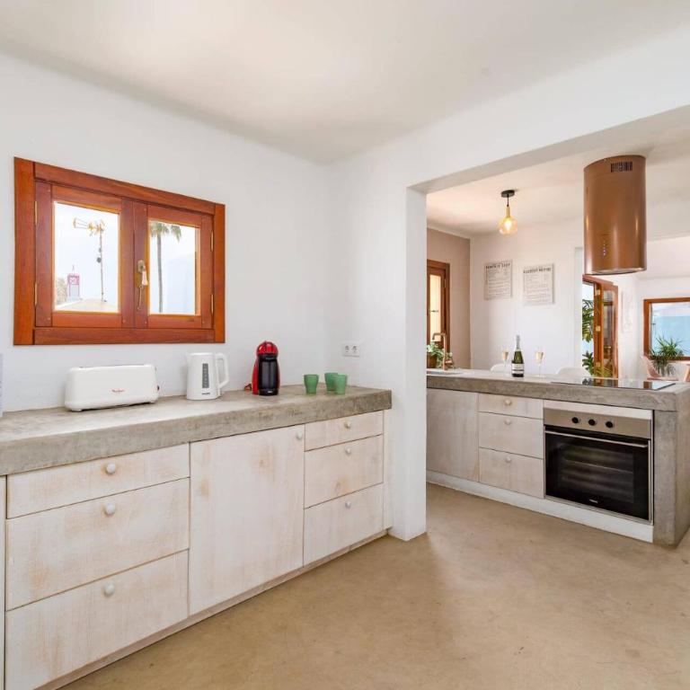 Villa Tina by Villa Plus - Villa - 10